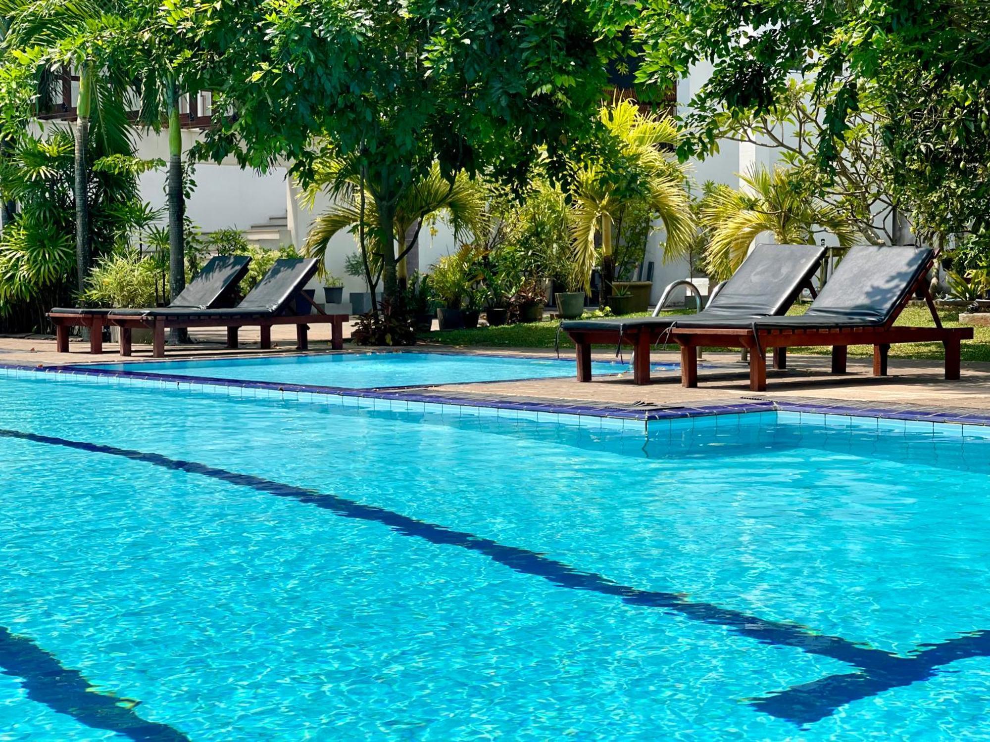 Olanro Hotel Негомбо Екстер'єр фото