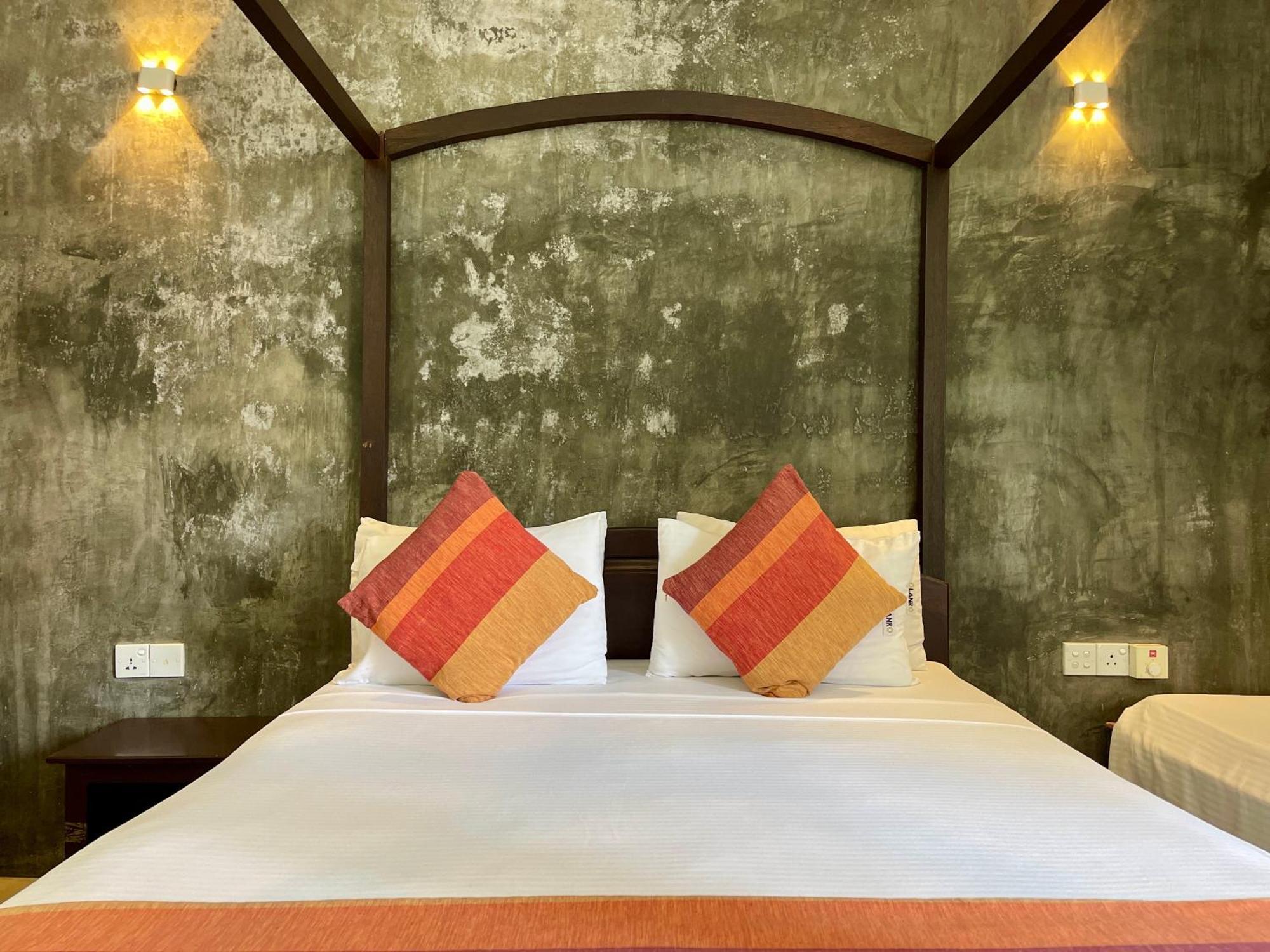 Olanro Hotel Негомбо Екстер'єр фото