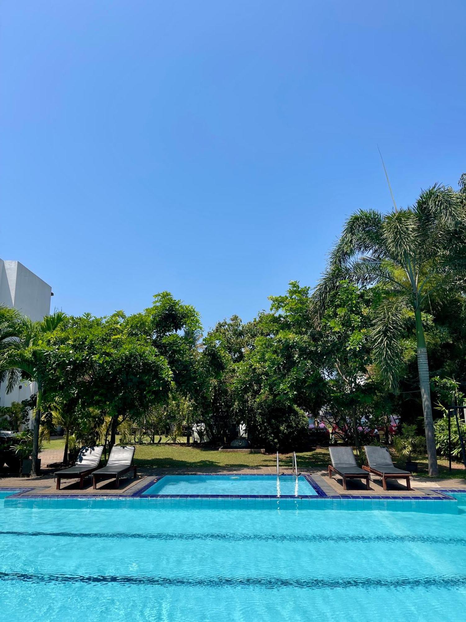 Olanro Hotel Негомбо Екстер'єр фото