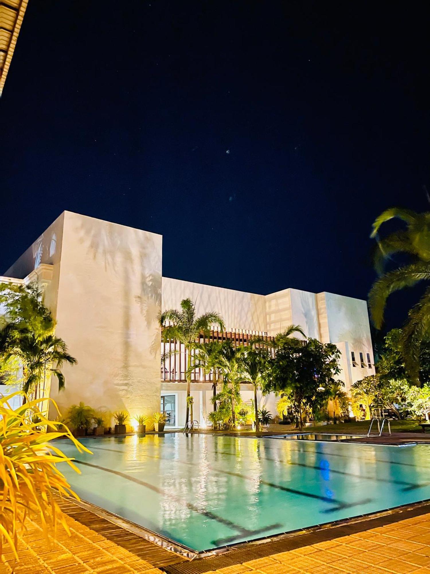 Olanro Hotel Негомбо Екстер'єр фото