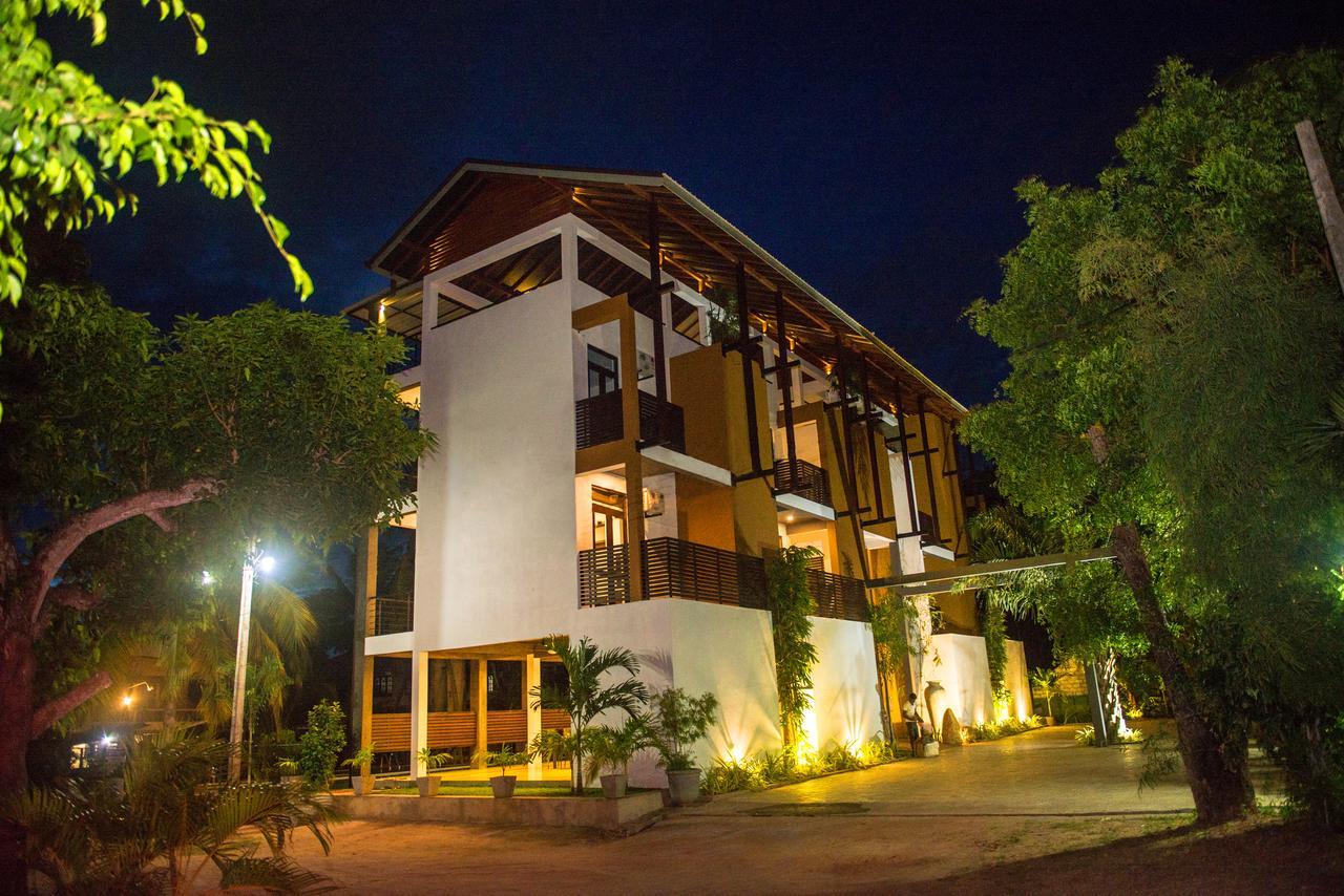 Olanro Hotel Негомбо Екстер'єр фото